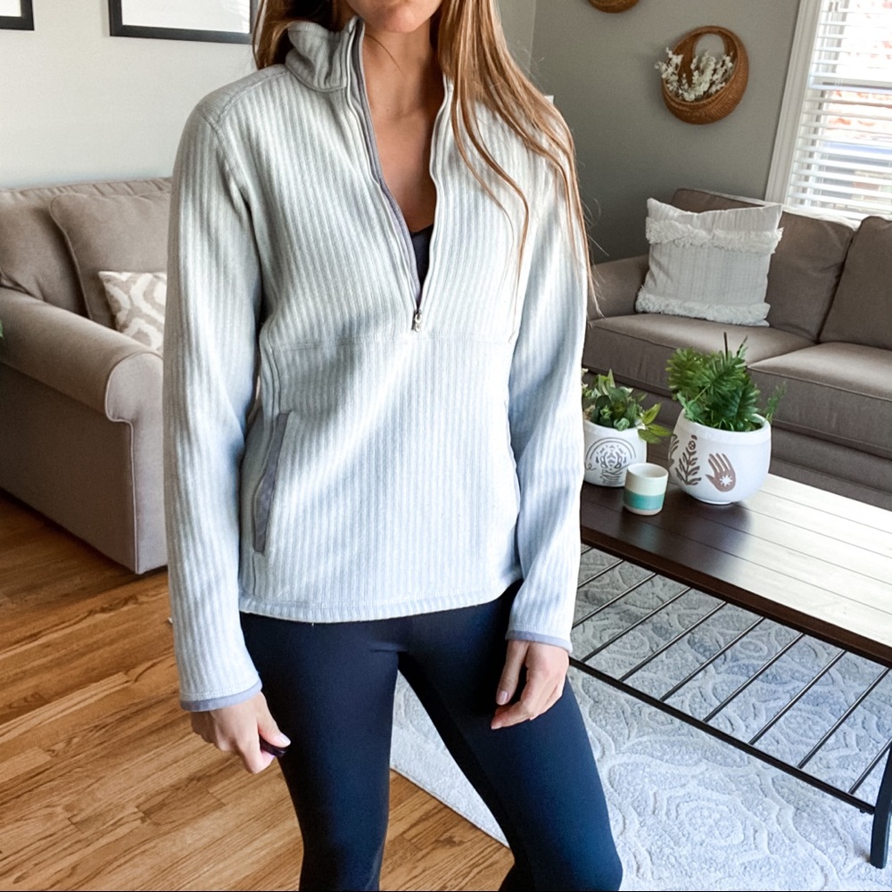 PATAGONIA • gray half zip fleece pullover